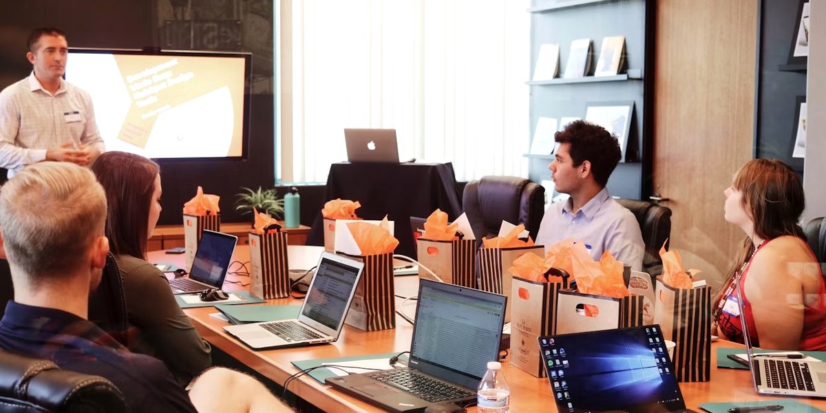 Startup İçin Web Çözümü: Hızlı Başlangıç ve Ölçeklenebilir Altyapı Startup İçin Web Çözümü: Hızlı Başlangıç ve Ölçeklenebilir Altyapı